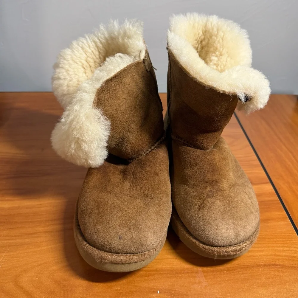 UGG kids bailey